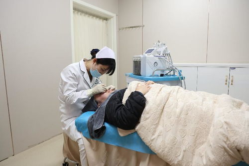 武警湖南總隊醫院開展 三八 婦女節健康服務活動